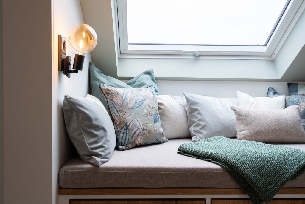 Dachgeschoss EInbausitzbank Tischler