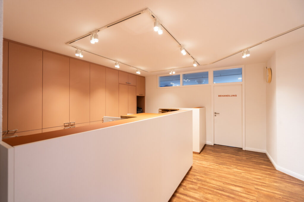 empfang-innenarchitektur-frauenarztpraxis-oldenburg-holstein-konzept-k.jpg