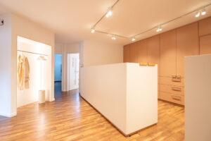 garderobe-innenarchitektur-frauenarztpraxis-oldenburg-holstein-konzept-k