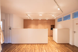 tresen-innenarchitektur-frauenarztpraxis-oldenburg-holstein-konzept-k